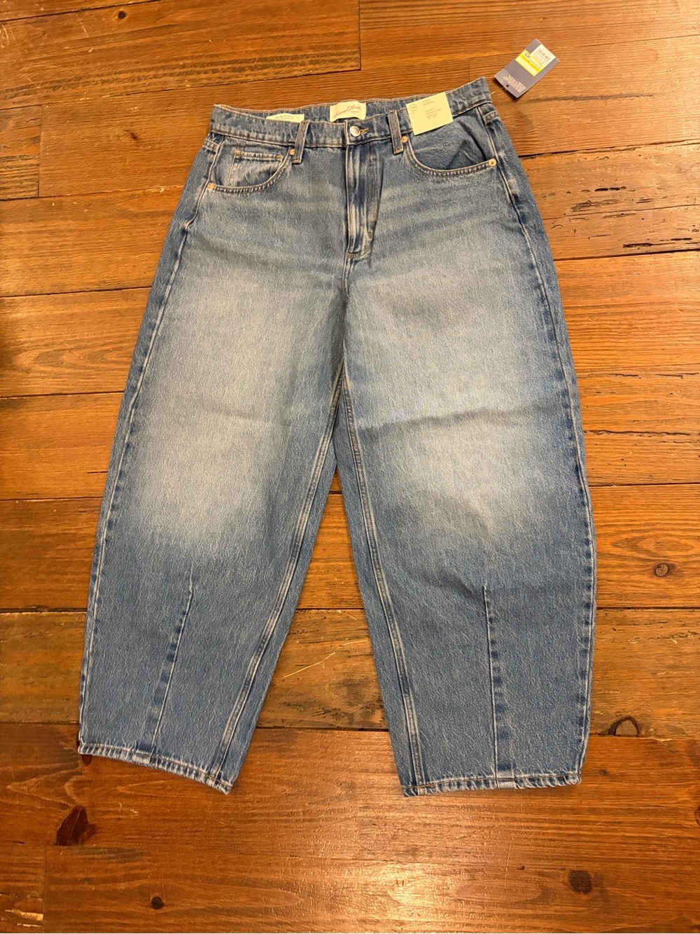 Universal Thread Light Blue High-Rise Barrel Jeans